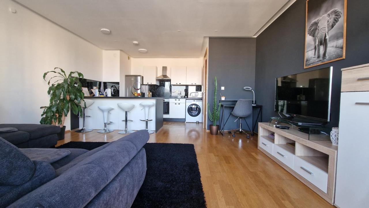 Hermes Apartment & 2 Free Garage Secured Parkings Ljubljana Ngoại thất bức ảnh
