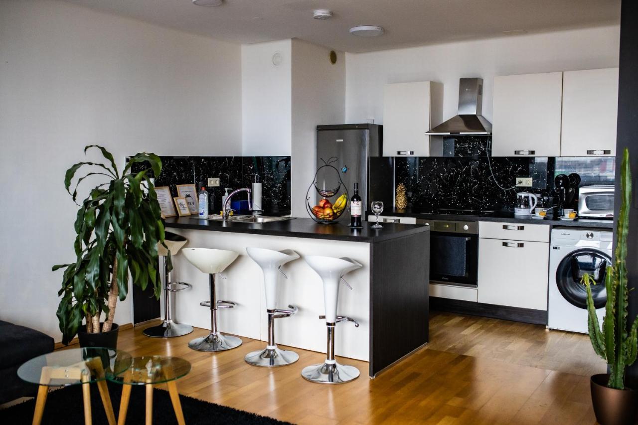 Hermes Apartment & 2 Free Garage Secured Parkings Ljubljana Ngoại thất bức ảnh