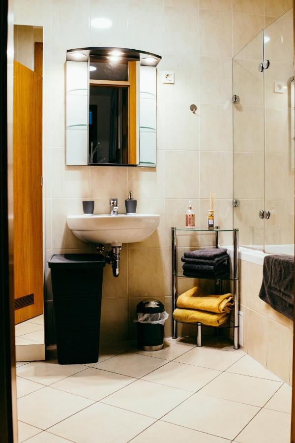 Hermes Apartment & 2 Free Garage Secured Parkings Ljubljana Ngoại thất bức ảnh