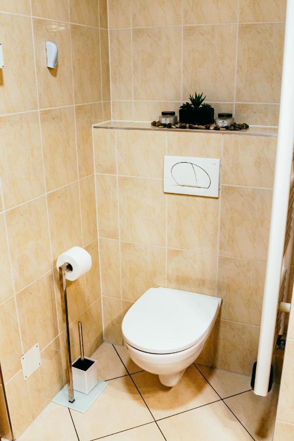 Hermes Apartment & 2 Free Garage Secured Parkings Ljubljana Ngoại thất bức ảnh